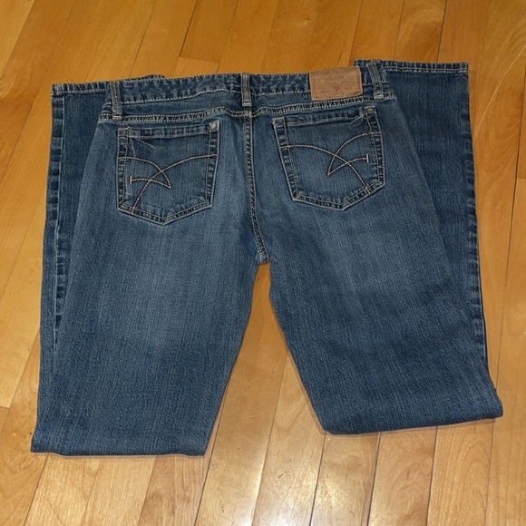 New Women's Amethyst Distressed Straight Leg Blue Jeans - Picture 3 of 10